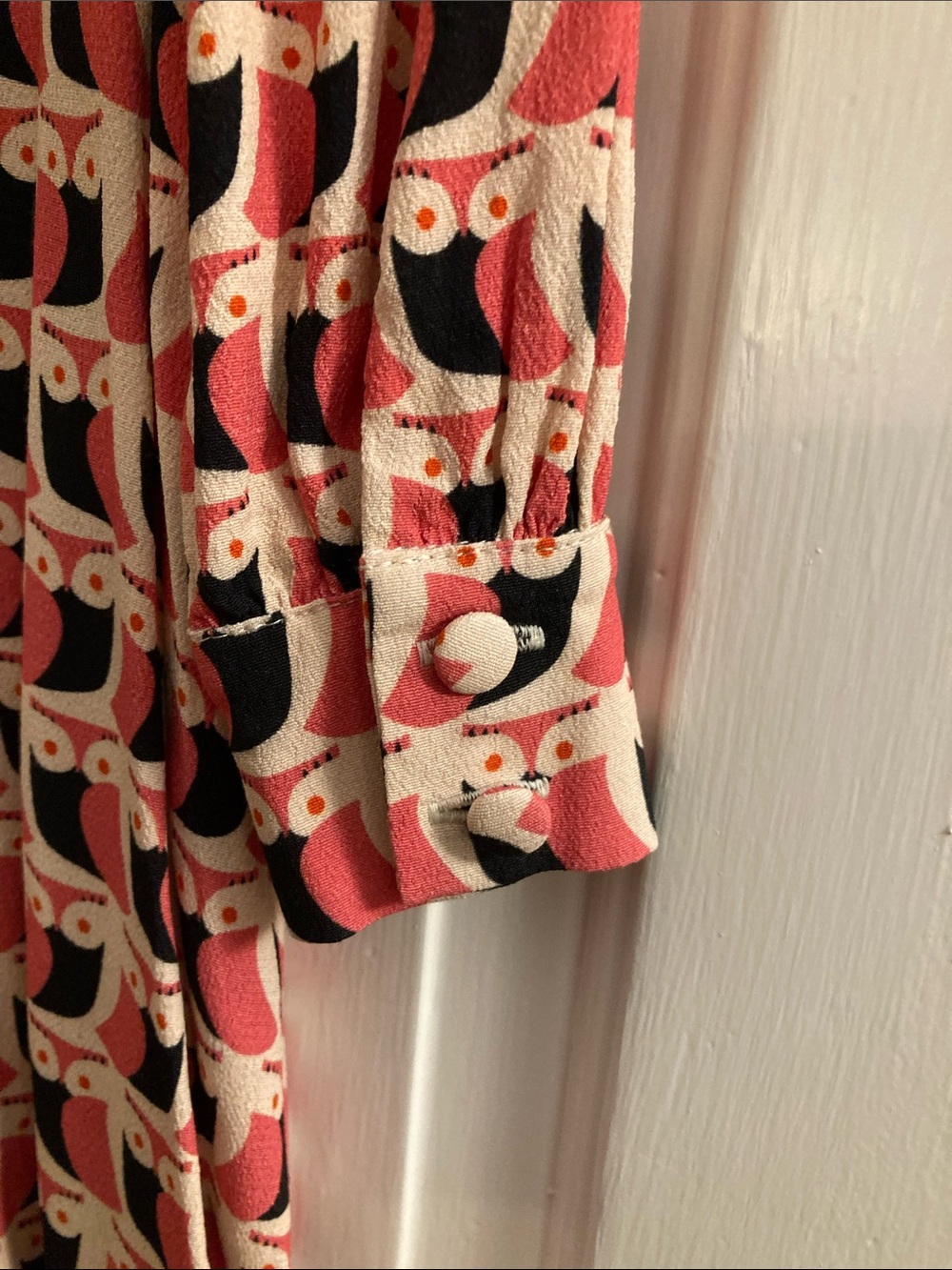 Héroïnes Coral and Black Patterned V-Neck Mini Dress, FR 36 (US S) - Picture 4 of 9